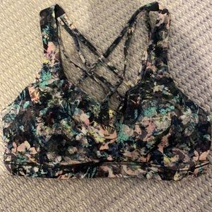 Lululemon free to be sports bra